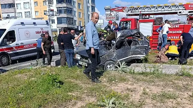 Kayseri'de İki Otomobil Çarpıştı: 3 Ölü, 5 Yaralı