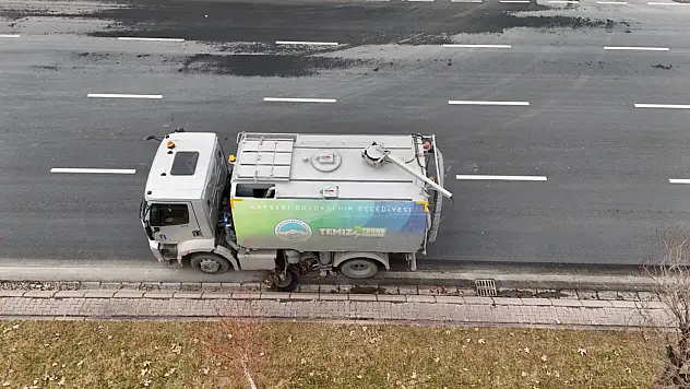 Kayseri'de kent genelinde yoğun temizlik mesaisi