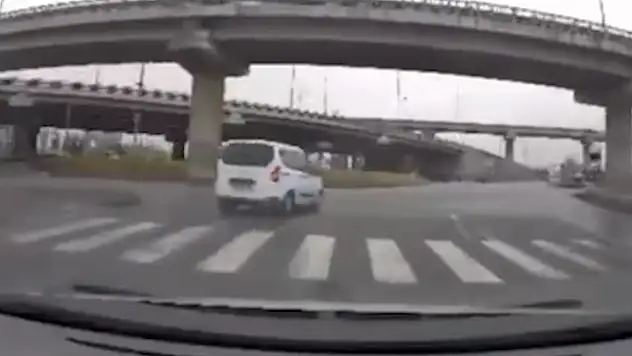 Kayseri'de kırmızı ışık ihlali yapan 2 araç tespit edildi