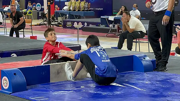 Kayseri'de Mas Güreşi Türkiye Şampiyonası'nda 646 sporcu yarışıyor