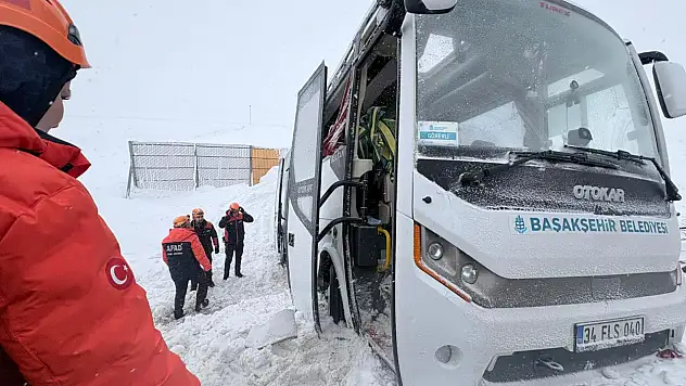 Kayseri'de midibüs şarampole kaydı: 22 yaralı