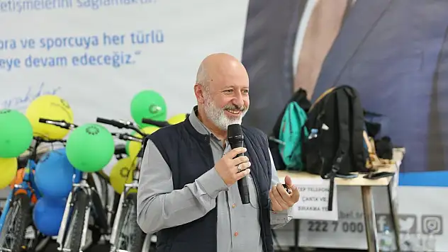 Kayseri'de minik zihinlerden satranç şovu!
