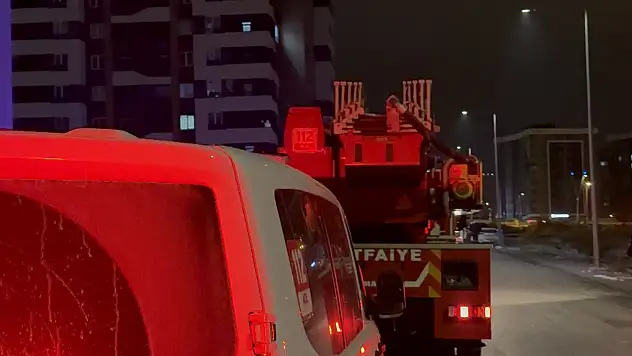 Kayseri'de Evlenme teklifi reddedilince çatıya çıktı