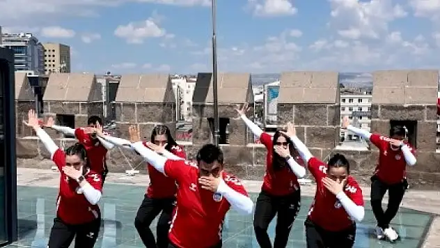 Kayseri'den 'Kartal Dansı' ile Kültür Başkenti Kutlaması