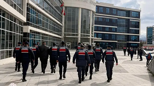 Jandarma Ekipleri Cinayet Şüphelisini Yakaladı