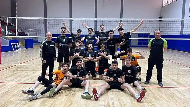 Kayseri kız ve erkek genç kategorisi voleybol takımları yarı finalde