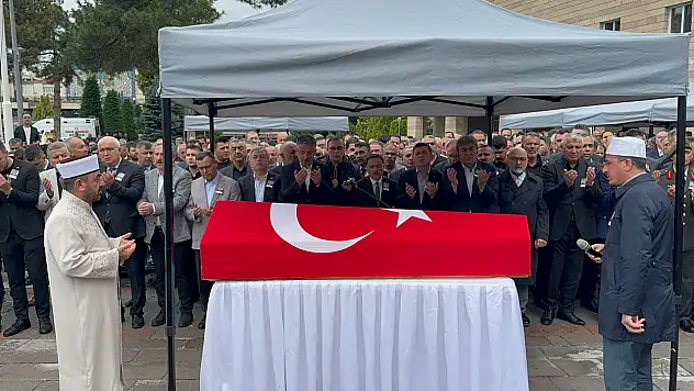 Kayseri, Vali Yardımcısı Şenol Esmer'i Son Yolculuğuna Uğurladı