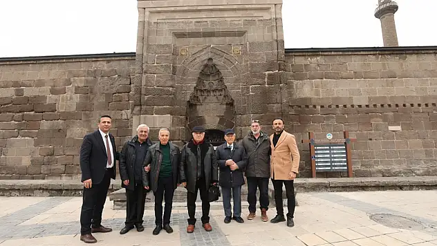 Kayseri'ye Ziyaret: Cemil Çiçek ve Heyetten Şehre Övgü