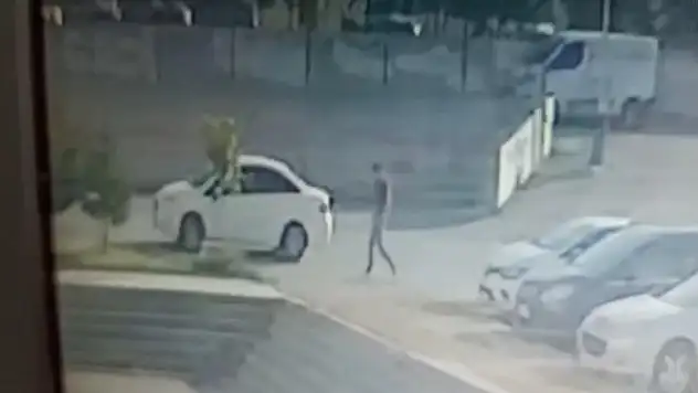 Kayseri'de cemevi merdivenlerine balta ve çanta bırakıldı
