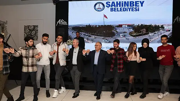 KAYSERİ'DEKİ GAZİANTEPLİ ÖĞRENCİLERLE BULUŞTU