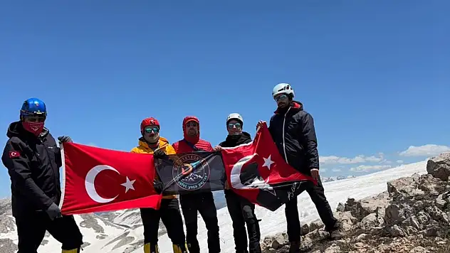 Kayserili Dağcılar Bayramda 7 Zirveyi Fethetti
