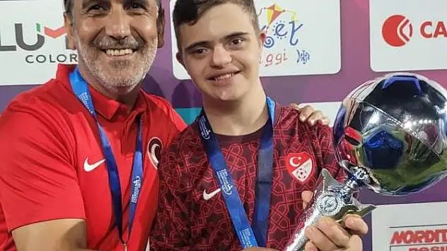 Kayserili Down Sendromlu Aslantürk'ün  takımı Avrupa Şampiyonu
