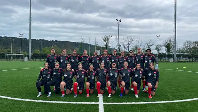 Kayserili Milli Futbolcular Şampiyonluk Sevinci Yaşadı