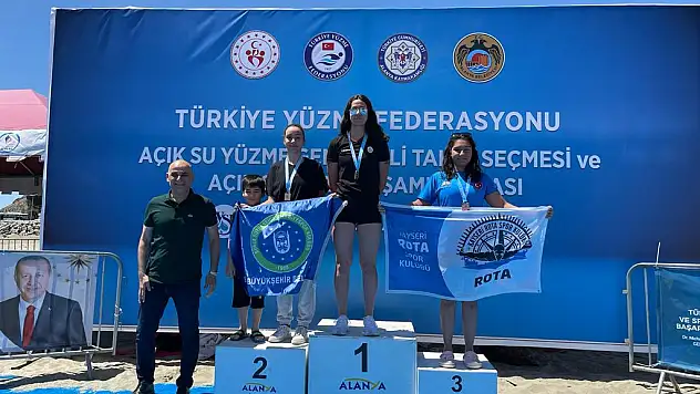 Kayserili milli yüzücü Sudenas Avrupa Gençler Barajı'ni geçti