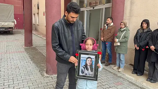 Kayserili Öğretmen Bahar Akbalık Hakkari'de Hayatını Kaybetti