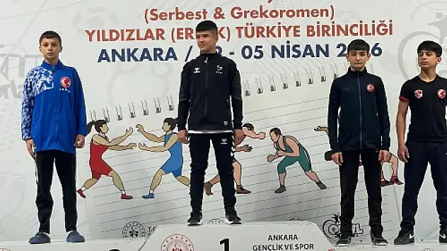 Kayserili sporcular güreşte Türkiye şampiyonu oldu