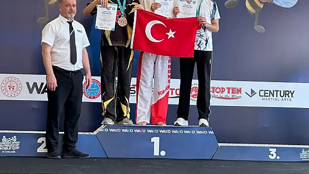 Kayserili Sporculardan Kick Boks Dünya Kupası'nda Büyük Başarı