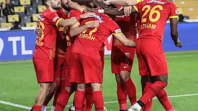 Kayserispor, sahasında Fenerbahçe'yi ağırlıyor