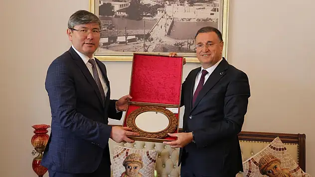 KAZAKİSTAN BÜYÜKELÇİSİ SAPARBEKULY HATAY'DA