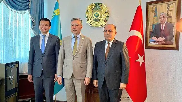 Kazakistan Büyükelçisi'ne Ziyaret
