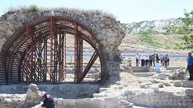 KEYKUBADİYE SARAYI'NDAKİ KAZI ÇALIŞMALARI