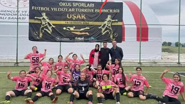 Kız Futbol Takımı Türkiye Finallerinde ilk 4'e kaldı