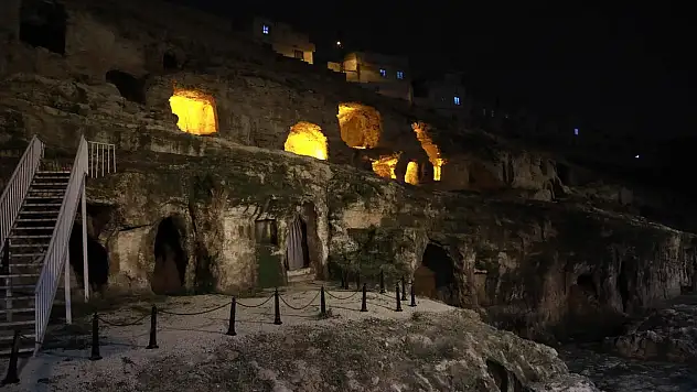 KIZILKOYUN, KIZIL IŞIKLARLA AYDINLATILACAK