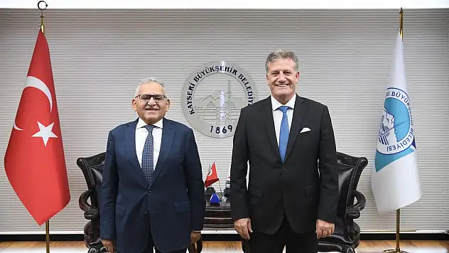 KKTC'Lİ BAKAN, BAŞKAN BÜYÜKKILIÇ'TAN 'ÇÖZÜM ÖNERİLERİ' İSTEDİ