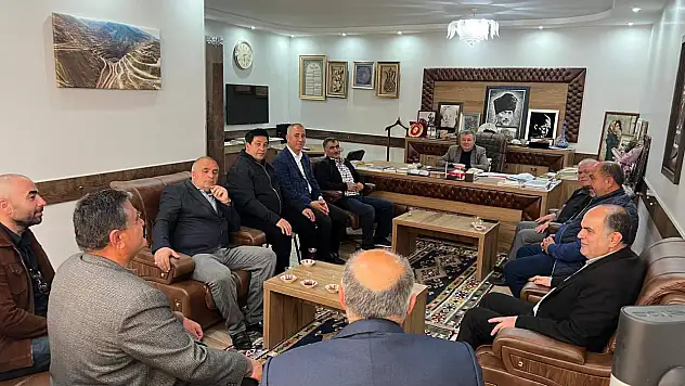 İş insanı Koyuncu, muhtarlarla bir araya geldi
