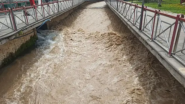 Kocaçay Deresi'nde debi yükseldi