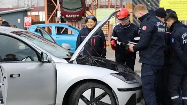 Kocaeli'de elektrikli araç yangınları için eğitim