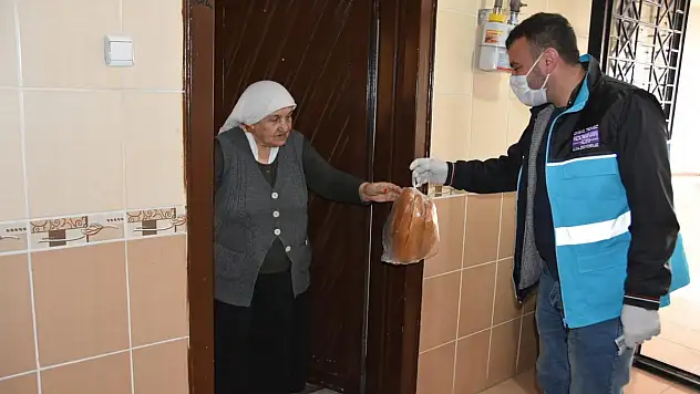 KOCASİNAN BELEDİYESİ'NDEN YAŞLILARA ŞEFKAT ELİ