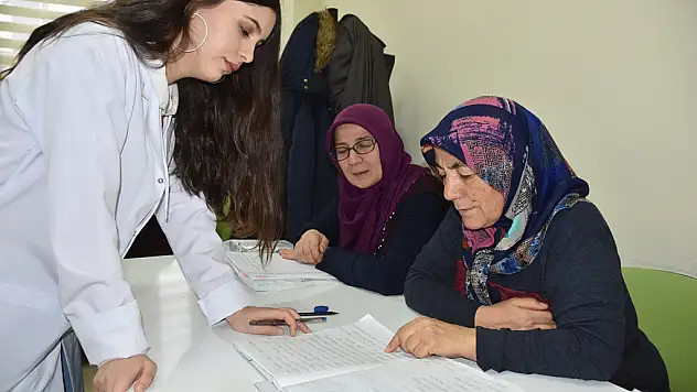 KOCASİNAN'DA 252 KİŞİ OKUMA YAZMA ÖĞRENDİ