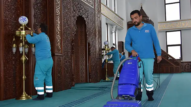 Kocasinan'da cami temizliği aralıksız sürüyor