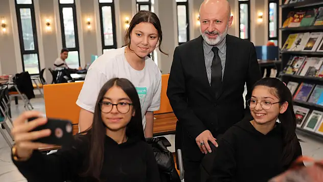 Kocasinan'da Gençlere Kitap Tahlili Etkinliği