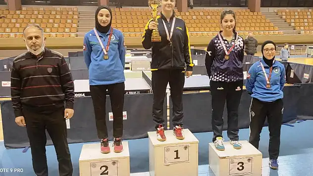 Kocasinan da Masa Tenisi takımı başardı