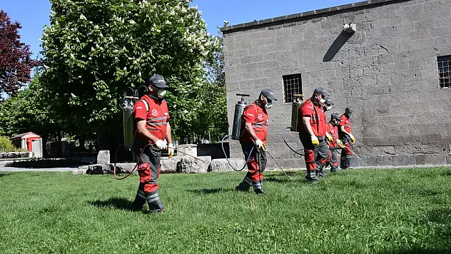 KOCASİNAN'DAN HUZURLU BİR YAZ İÇİN HAŞERE İLE MÜCADELE