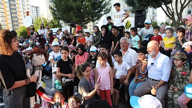 KOCASİNAN'LI ÇOCUKLAR, BAŞKAN ÇOLAKBAYRAKDAR İLE ŞENLENDİ