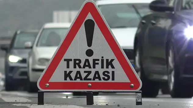 Kontrolden çıkan otobüsün devrildiği kazada 38 kişi yaralandı