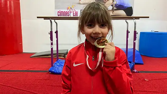 Küçük Mira, Wushu'da birinci oldu