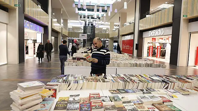 KUMSMALL AVM KİTAP FUARI
