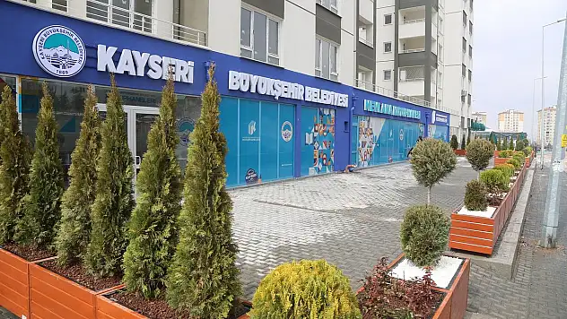 KÜTÜPHANELER HAFTASI'NDA 'KÜTÜPHANE' HEDİYESİ