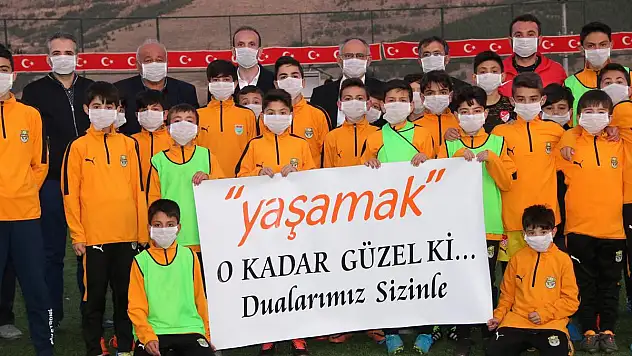 LÖSEMİLİ ÇOCUKLARA HARÇLIKLARINI BAĞIŞLADILAR