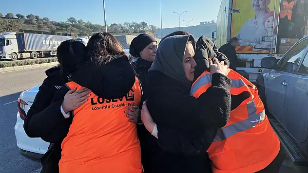 LÖSEV 1 HAFTADA 10 TIR MALZEME İLE DEPREM BÖLGESİNE GİTTİ