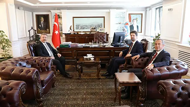Macaristan'ın Ankara Büyükelçisi Victor Matis Palancıoğlu'nu ziyaret Etti