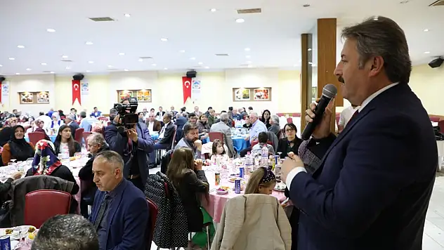 'Mahalle Muhtarları  Hizmet, Yatırım ve  Gönül Belediyeciği sofrasında'