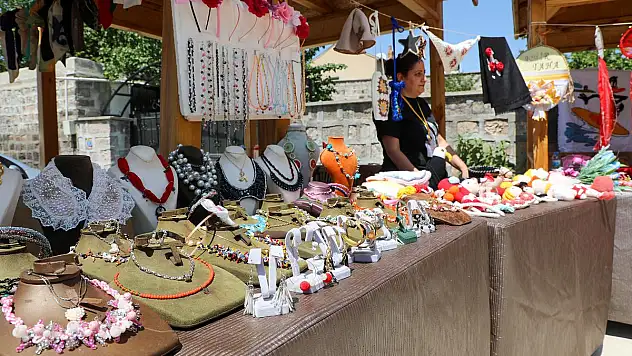 'MAHARETLİ ELLER' KALDIĞI YERDEN DEVAM