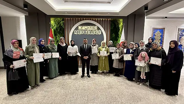 Masal anlatıcılığı eğitimi tamamlandı: 18 öğreticiye belge verildi