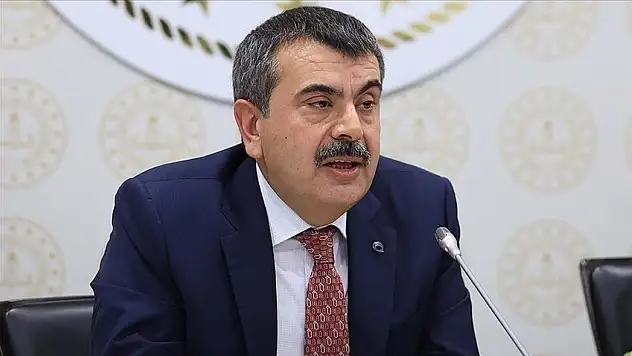 MEB'den Yeni Düzenleme: Velilere 'Ebeveyn Okulu' Zorunluluğu Geliyor
