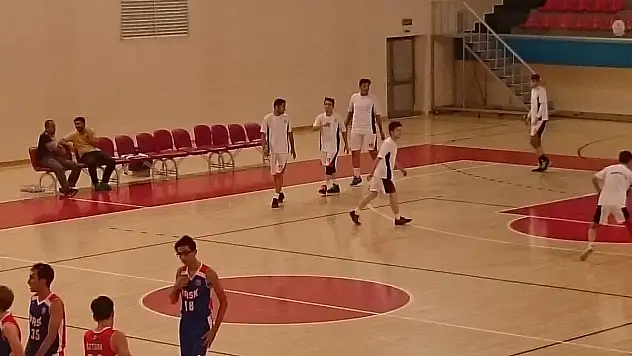 MELİKGAZİ BASKETBOL TAKIMI SEZONA GALİBİYETLE BAŞLADI